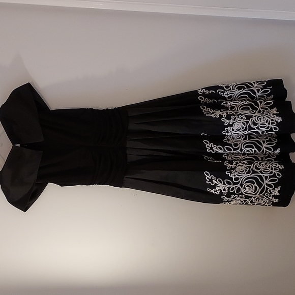 La Nouvelle Renaissance Dress - Picture 5 of 10